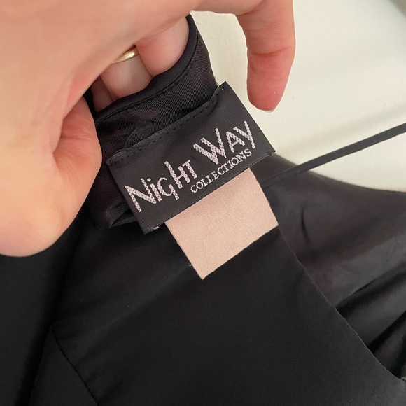 Vintage 90s black Maxi Dress - Picture 4 of 6